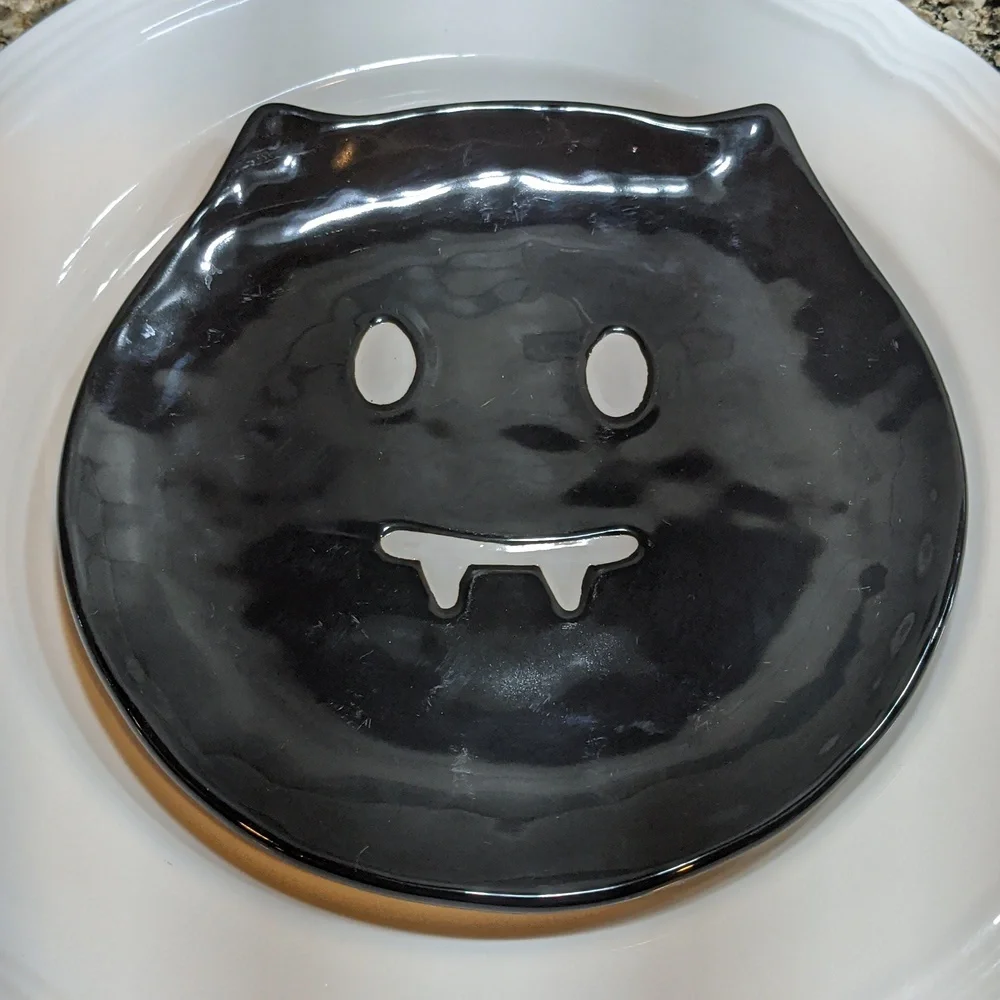 Pottery Barn Kids Bowl Plates Black Bat Set Candy Dish Spooky Rare Retired Htf